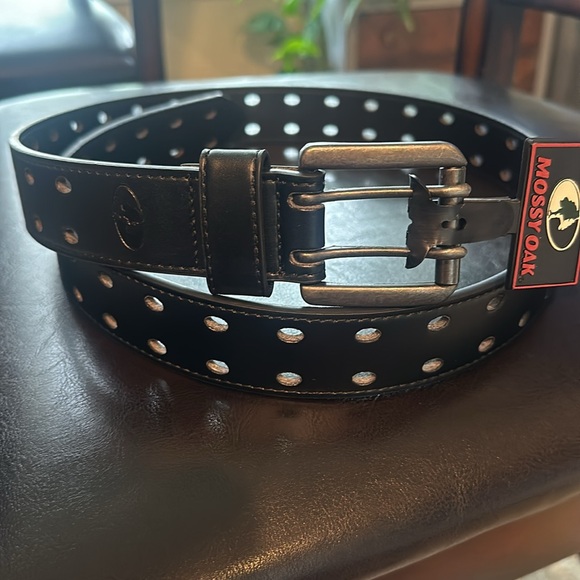 New Mossy Oak Black Belt 36-38 - Picture 2 of 4